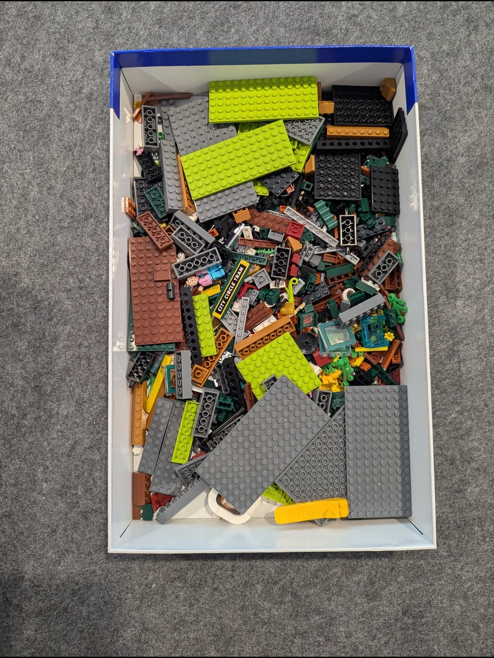 Mini Lego Train Coffee House Building Set 900+ Pieces